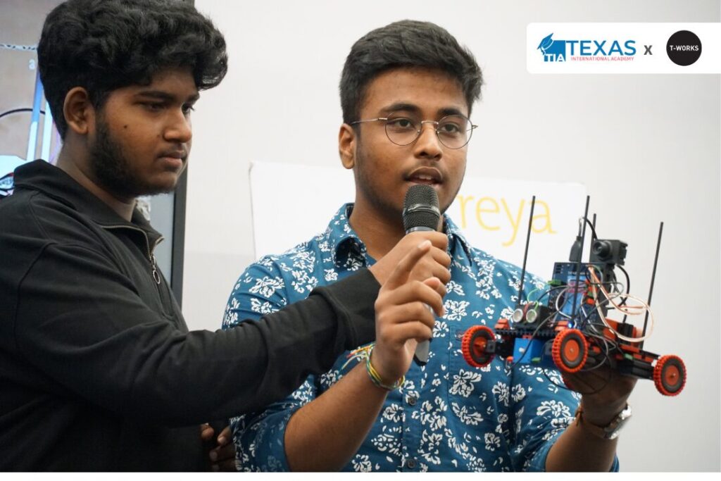 TIA students at T Works presenting their Project